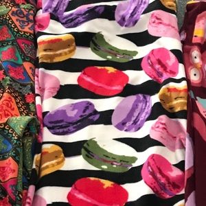 Macaroon OS leggings